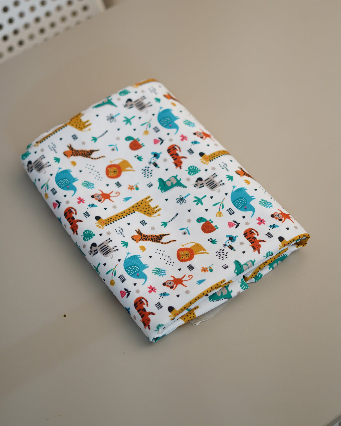 Kids Table Cloth - Animals - White